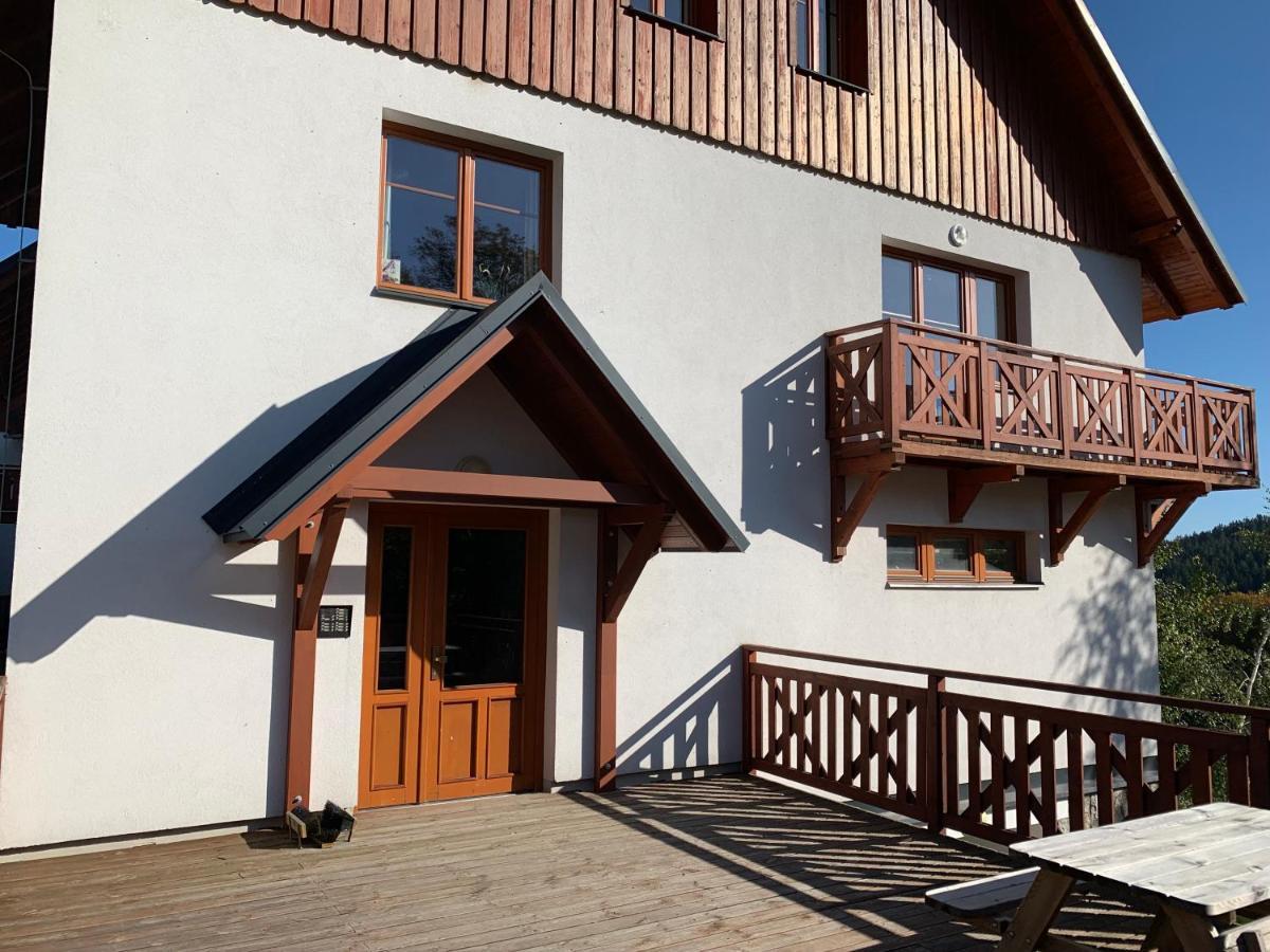 Apartman Mezi Kopci - Mid Hills Apartment Roudnice Екстериор снимка